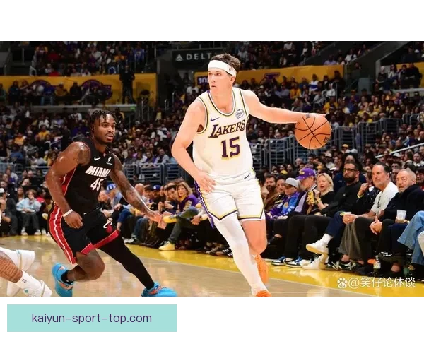 表现超预期今夏多支球队欲挖角湖人或为里夫斯开顶薪合同