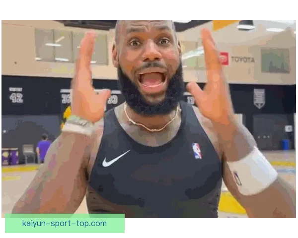 詹姆斯昨日惊人劈扣起跳三点二米入网速度接近五十公里